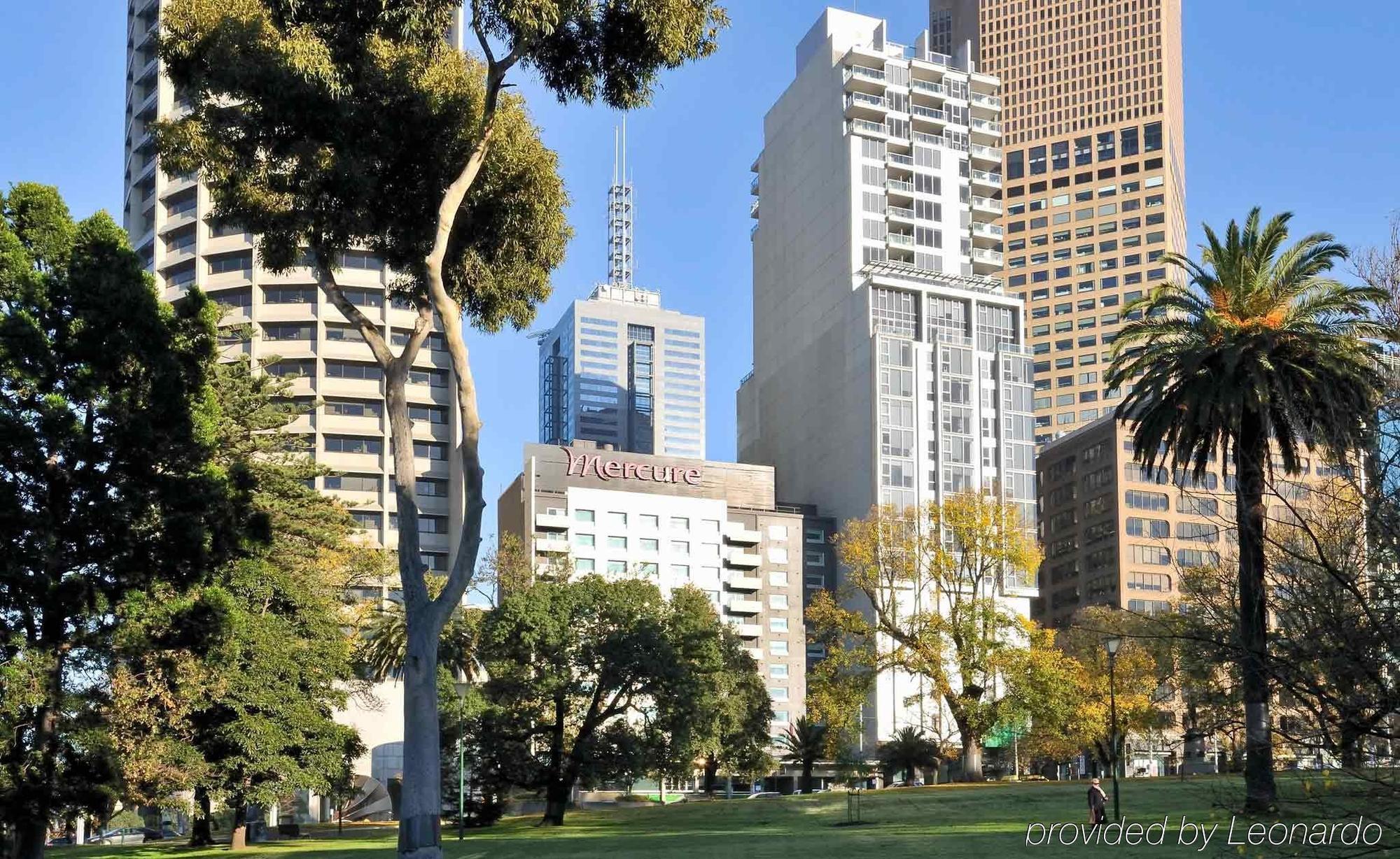 Mercure Melbourne Treasury Gardens Exteriör bild