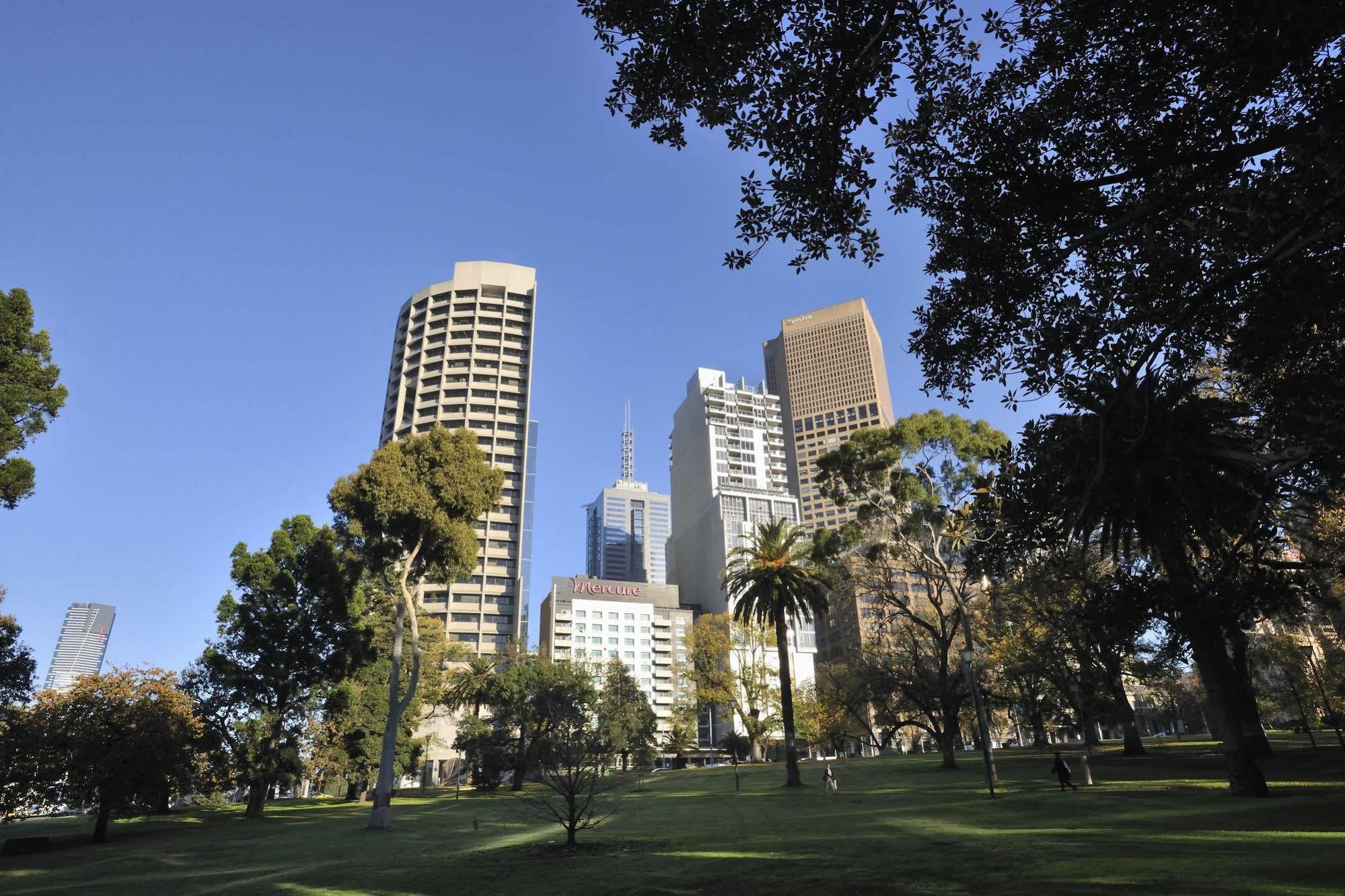 Mercure Melbourne Treasury Gardens Exteriör bild