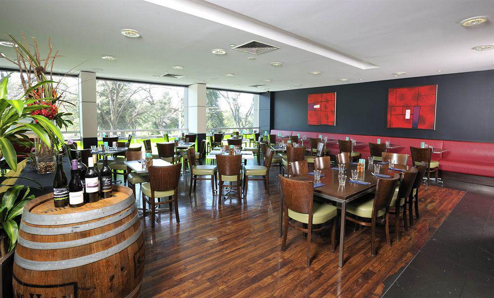 Mercure Melbourne Treasury Gardens Restaurang bild